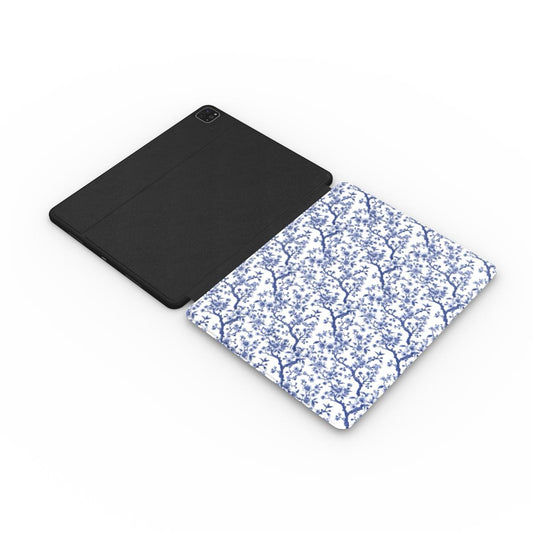 Collection Azure Botanics | Cobalt Garden | Étui de protection floral Cobalt audacieux avec porte-stylet