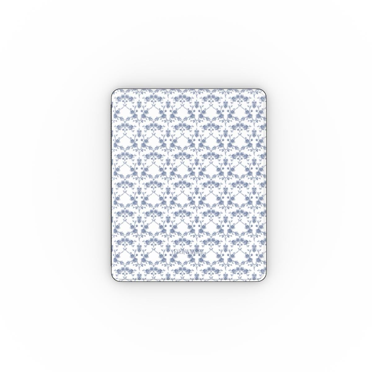 Collection Azure Botanics | Ethereal Delft | Porte-crayons à motif floral bleu de Delft avec porte-stylet